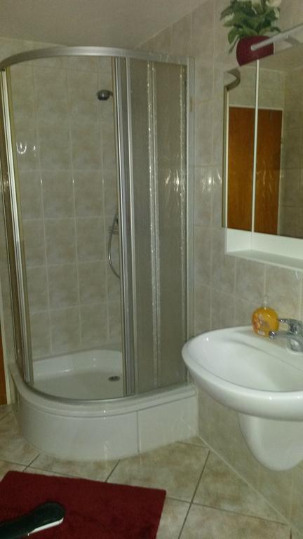 Gastezimmer Kelsterbach Room photo